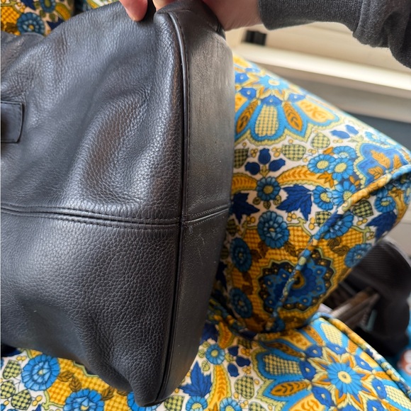 Hobo International leather tote and detachable crossbody strap in black - Picture 6 of 11